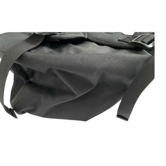 Reebok Black Grey Logo Red Interior 3 Zipper Compartment Workout Backpack Unisex - Picture 3 of 9